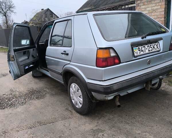 Серый Фольксваген Гольф, объемом двигателя 1.6 л и пробегом 248 тыс. км за 1800 $, фото 5 на Automoto.ua