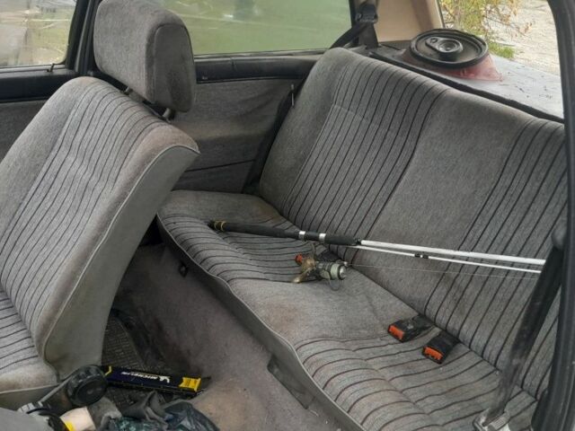 Серый Фольксваген Гольф, объемом двигателя 1.3 л и пробегом 260 тыс. км за 1100 $, фото 6 на Automoto.ua