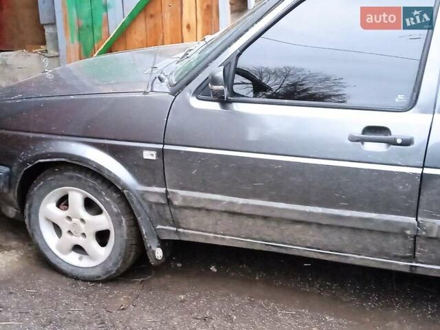 Серый Фольксваген Гольф, объемом двигателя 1.8 л и пробегом 250 тыс. км за 1750 $, фото 1 на Automoto.ua