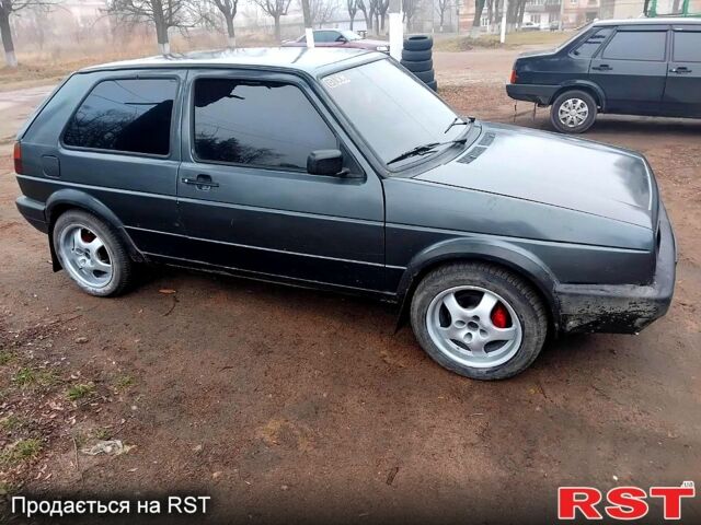 Серый Фольксваген Гольф, объемом двигателя 1.6 л и пробегом 400 тыс. км за 900 $, фото 2 на Automoto.ua