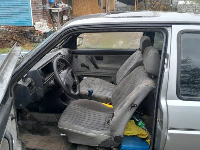 Серый Фольксваген Гольф, объемом двигателя 1.3 л и пробегом 260 тыс. км за 1100 $, фото 5 на Automoto.ua