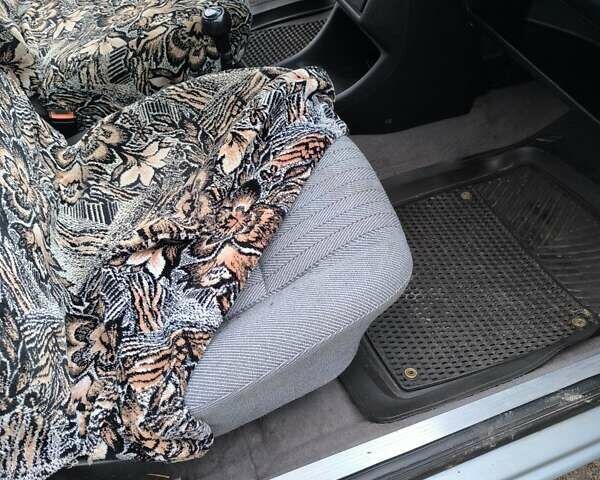 Серый Фольксваген Гольф, объемом двигателя 1.6 л и пробегом 248 тыс. км за 1800 $, фото 15 на Automoto.ua