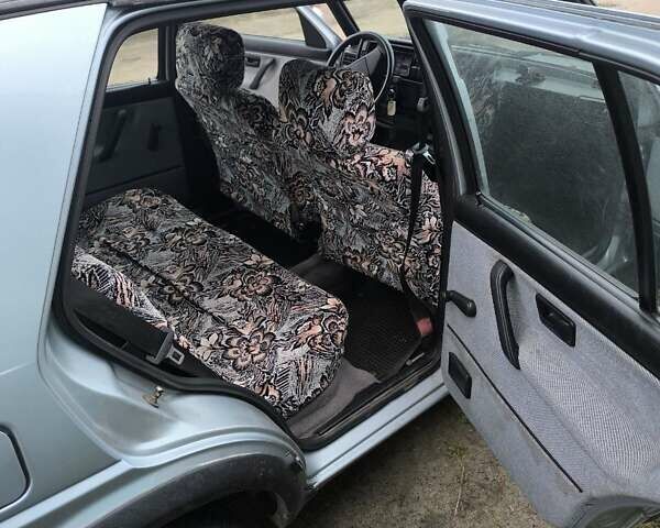 Серый Фольксваген Гольф, объемом двигателя 1.6 л и пробегом 248 тыс. км за 1800 $, фото 14 на Automoto.ua