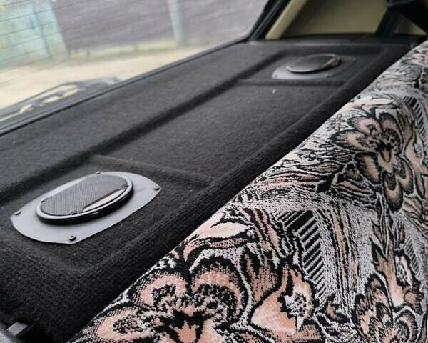 Серый Фольксваген Гольф, объемом двигателя 1.6 л и пробегом 248 тыс. км за 1800 $, фото 11 на Automoto.ua