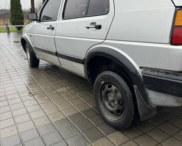 Серый Фольксваген Гольф, объемом двигателя 1.6 л и пробегом 250 тыс. км за 650 $, фото 2 на Automoto.ua