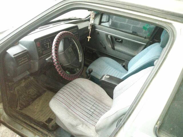 Серый Фольксваген Гольф, объемом двигателя 1.6 л и пробегом 2 тыс. км за 592 $, фото 4 на Automoto.ua