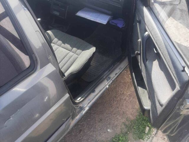 Серый Фольксваген Гольф, объемом двигателя 1.3 л и пробегом 280 тыс. км за 1200 $, фото 1 на Automoto.ua