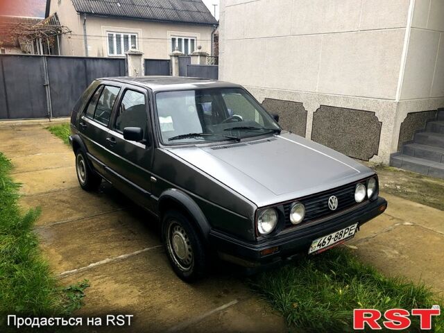 Серый Фольксваген Гольф, объемом двигателя 1.6 л и пробегом 250 тыс. км за 750 $, фото 2 на Automoto.ua