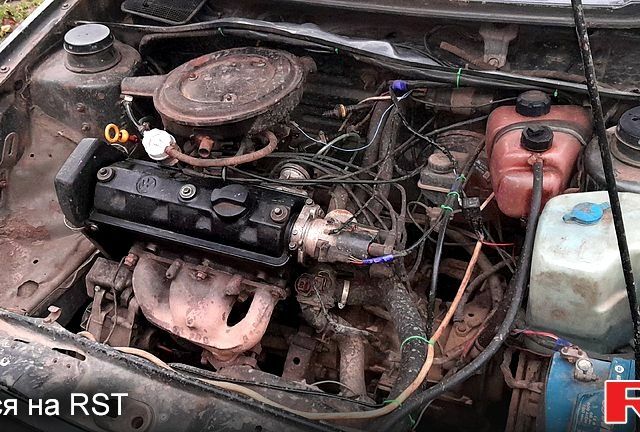 Серый Фольксваген Гольф, объемом двигателя 1.3 л и пробегом 295 тыс. км за 1000 $, фото 6 на Automoto.ua