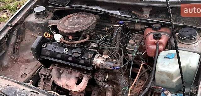 Серый Фольксваген Гольф, объемом двигателя 1.3 л и пробегом 295 тыс. км за 1000 $, фото 5 на Automoto.ua