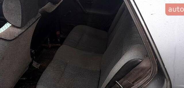 Серый Фольксваген Гольф, объемом двигателя 1.3 л и пробегом 295 тыс. км за 1000 $, фото 4 на Automoto.ua