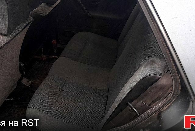 Серый Фольксваген Гольф, объемом двигателя 1.3 л и пробегом 295 тыс. км за 1000 $, фото 5 на Automoto.ua