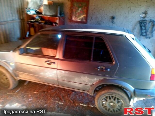 Серый Фольксваген Гольф, объемом двигателя 1.6 л и пробегом 200 тыс. км за 850 $, фото 2 на Automoto.ua