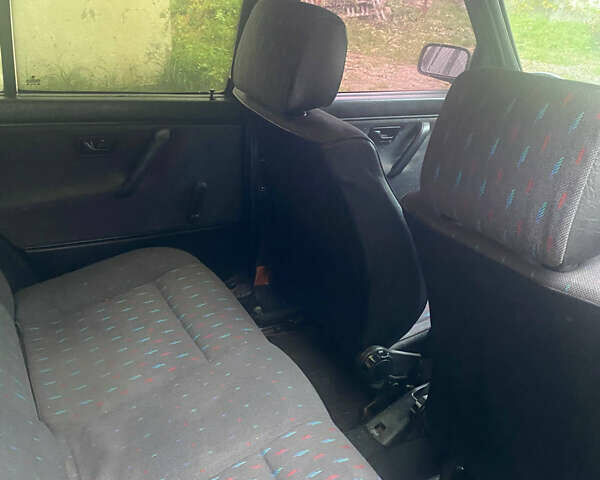 Сірий Фольксваген Гольф, об'ємом двигуна 1.6 л та пробігом 350 тис. км за 1100 $, фото 13 на Automoto.ua