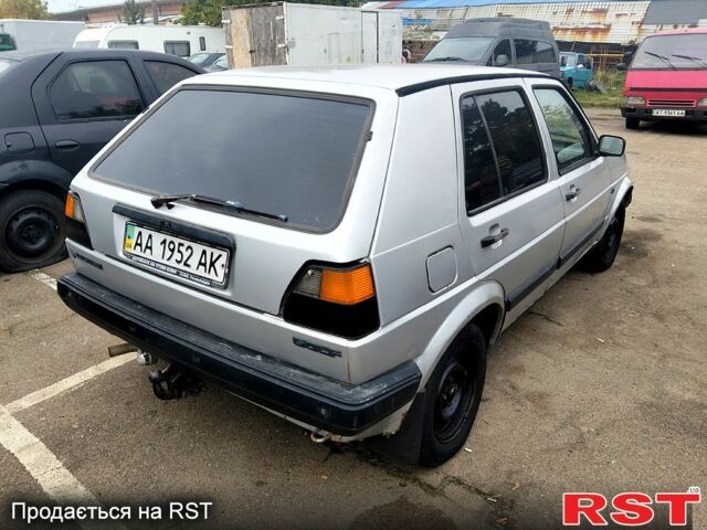 Серый Фольксваген Гольф, объемом двигателя 1.8 л и пробегом 231 тыс. км за 750 $, фото 2 на Automoto.ua