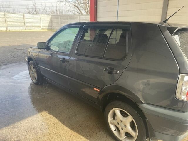 Серый Фольксваген Гольф, объемом двигателя 1.9 л и пробегом 170 тыс. км за 2400 $, фото 1 на Automoto.ua