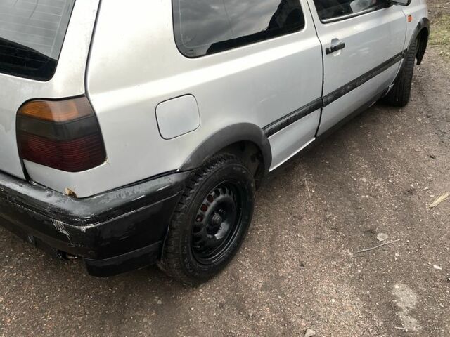 Серый Фольксваген Гольф, объемом двигателя 1.8 л и пробегом 160 тыс. км за 1150 $, фото 3 на Automoto.ua