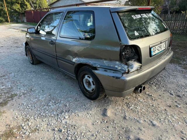 Серый Фольксваген Гольф, объемом двигателя 1.8 л и пробегом 200 тыс. км за 1300 $, фото 11 на Automoto.ua