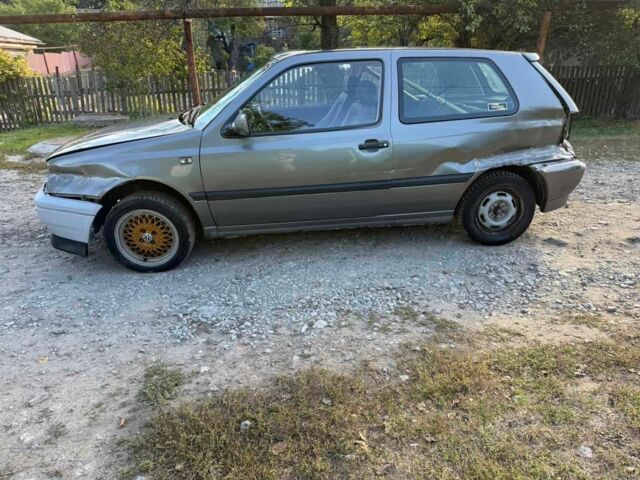 Серый Фольксваген Гольф, объемом двигателя 1.8 л и пробегом 200 тыс. км за 1300 $, фото 10 на Automoto.ua