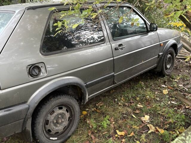 Серый Фольксваген Гольф, объемом двигателя 1.6 л и пробегом 300 тыс. км за 1500 $, фото 3 на Automoto.ua