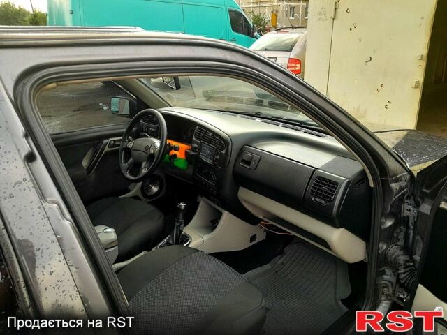 Серый Фольксваген Гольф, объемом двигателя 2 л и пробегом 220 тыс. км за 1750 $, фото 4 на Automoto.ua