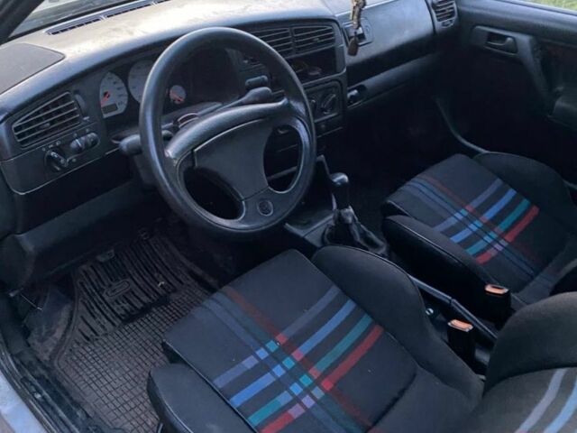 Серый Фольксваген Гольф, объемом двигателя 1.8 л и пробегом 160 тыс. км за 1150 $, фото 5 на Automoto.ua