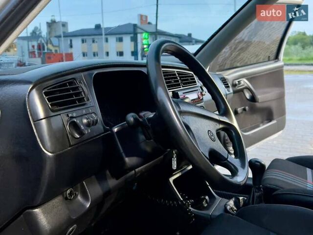 Серый Фольксваген Гольф, объемом двигателя 1.9 л и пробегом 320 тыс. км за 2300 $, фото 28 на Automoto.ua