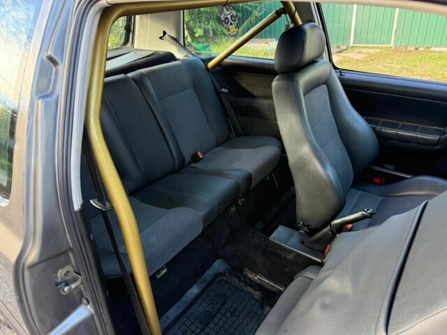 Серый Фольксваген Гольф, объемом двигателя 1.8 л и пробегом 200 тыс. км за 1300 $, фото 2 на Automoto.ua