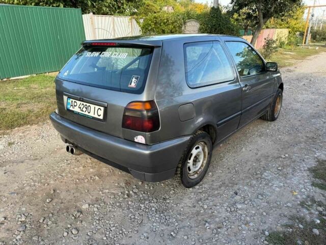 Серый Фольксваген Гольф, объемом двигателя 1.8 л и пробегом 200 тыс. км за 1300 $, фото 7 на Automoto.ua