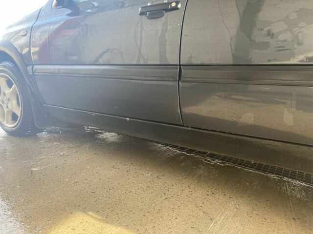 Серый Фольксваген Гольф, объемом двигателя 1.9 л и пробегом 170 тыс. км за 2400 $, фото 5 на Automoto.ua