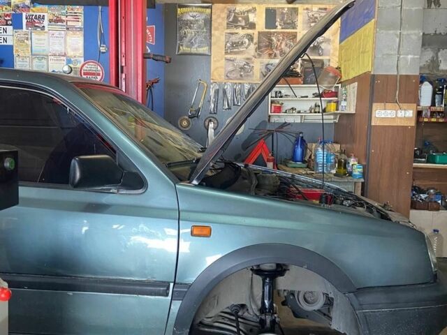 Сірий Фольксваген Гольф, об'ємом двигуна 0 л та пробігом 100 тис. км за 2000 $, фото 5 на Automoto.ua