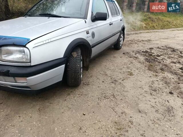 Сірий Фольксваген Гольф, об'ємом двигуна 1.6 л та пробігом 350 тис. км за 2000 $, фото 3 на Automoto.ua