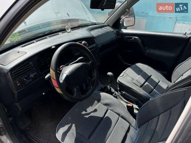 Серый Фольксваген Гольф, объемом двигателя 1.78 л и пробегом 100 тыс. км за 1999 $, фото 6 на Automoto.ua