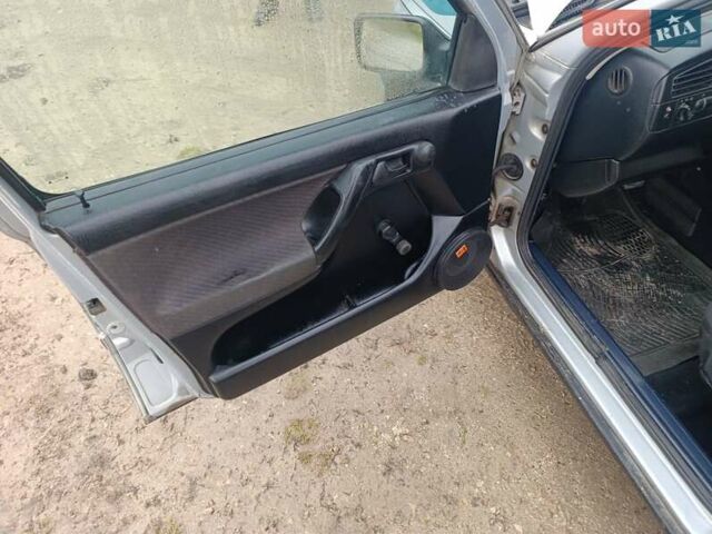 Сірий Фольксваген Гольф, об'ємом двигуна 1.6 л та пробігом 350 тис. км за 2000 $, фото 15 на Automoto.ua