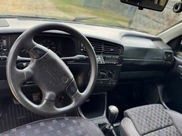 Сірий Фольксваген Гольф, об'ємом двигуна 1.8 л та пробігом 3 тис. км за 1800 $, фото 5 на Automoto.ua