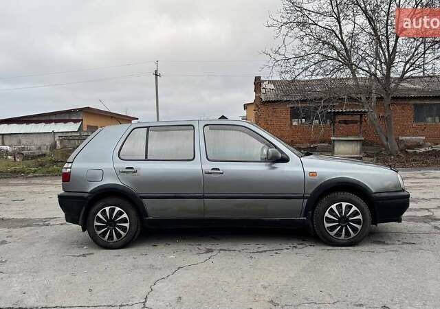 Серый Фольксваген Гольф, объемом двигателя 1.39 л и пробегом 183 тыс. км за 2000 $, фото 13 на Automoto.ua