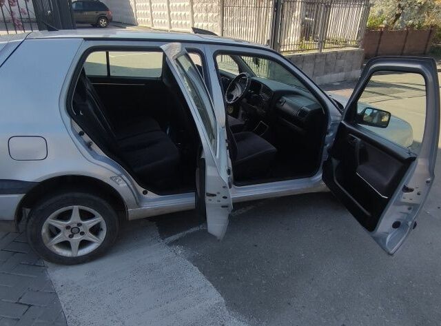 Серый Фольксваген Гольф, объемом двигателя 0 л и пробегом 279 тыс. км за 2555 $, фото 10 на Automoto.ua