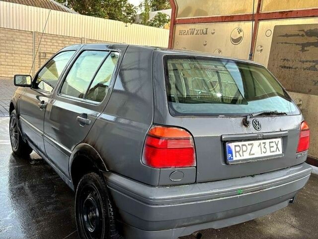 Серый Фольксваген Гольф, объемом двигателя 1.4 л и пробегом 216 тыс. км за 1400 $, фото 3 на Automoto.ua