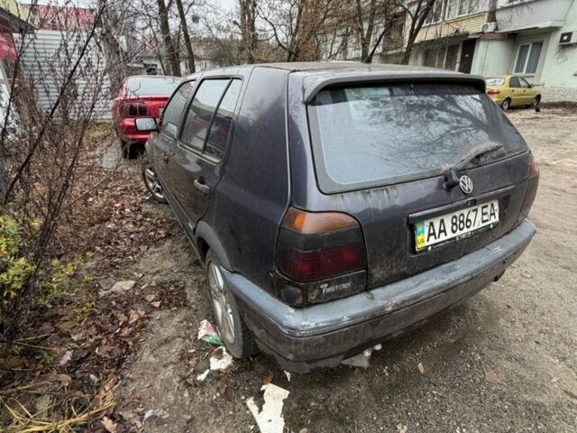 Серый Фольксваген Гольф, объемом двигателя 2 л и пробегом 300 тыс. км за 2600 $, фото 4 на Automoto.ua