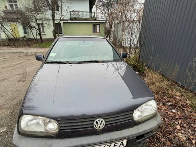 Серый Фольксваген Гольф, объемом двигателя 2 л и пробегом 300 тыс. км за 2600 $, фото 2 на Automoto.ua
