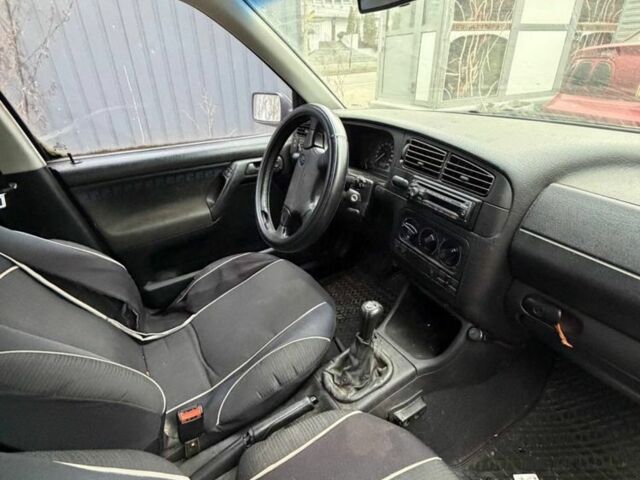 Серый Фольксваген Гольф, объемом двигателя 2 л и пробегом 300 тыс. км за 2600 $, фото 6 на Automoto.ua