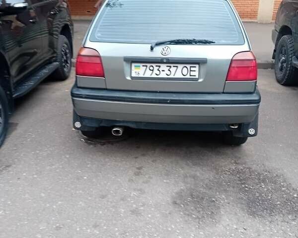 Серый Фольксваген Гольф, объемом двигателя 1.6 л и пробегом 160 тыс. км за 2500 $, фото 3 на Automoto.ua