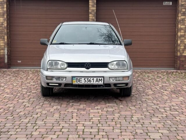 Серый Фольксваген Гольф, объемом двигателя 1.4 л и пробегом 220 тыс. км за 2100 $, фото 1 на Automoto.ua