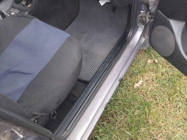 Серый Фольксваген Гольф, объемом двигателя 1.8 л и пробегом 310 тыс. км за 2300 $, фото 17 на Automoto.ua