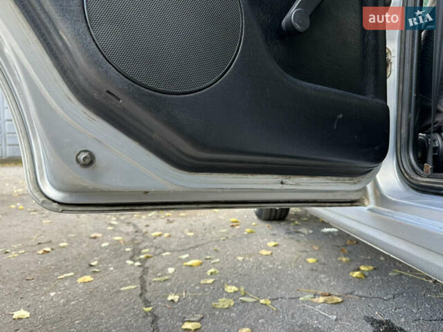 Серый Фольксваген Гольф, объемом двигателя 1.6 л и пробегом 200 тыс. км за 2500 $, фото 18 на Automoto.ua