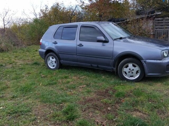 Серый Фольксваген Гольф, объемом двигателя 1.8 л и пробегом 310 тыс. км за 2300 $, фото 2 на Automoto.ua