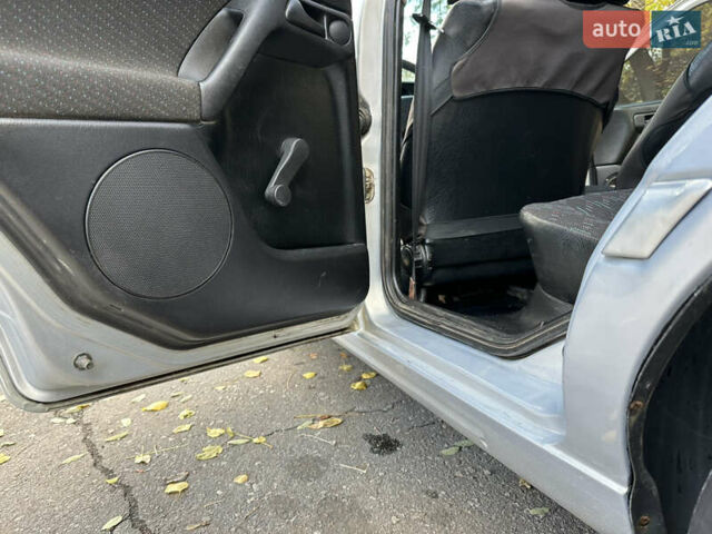 Серый Фольксваген Гольф, объемом двигателя 1.6 л и пробегом 200 тыс. км за 2500 $, фото 17 на Automoto.ua