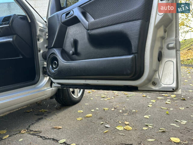 Серый Фольксваген Гольф, объемом двигателя 1.6 л и пробегом 200 тыс. км за 2500 $, фото 21 на Automoto.ua