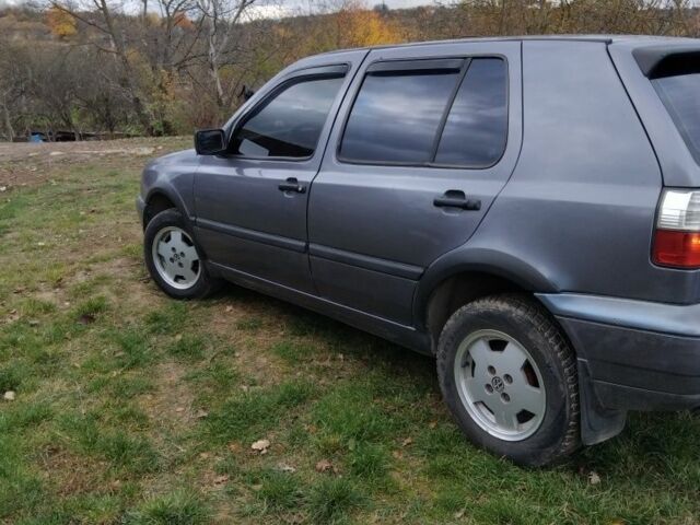 Серый Фольксваген Гольф, объемом двигателя 1.8 л и пробегом 310 тыс. км за 2300 $, фото 5 на Automoto.ua