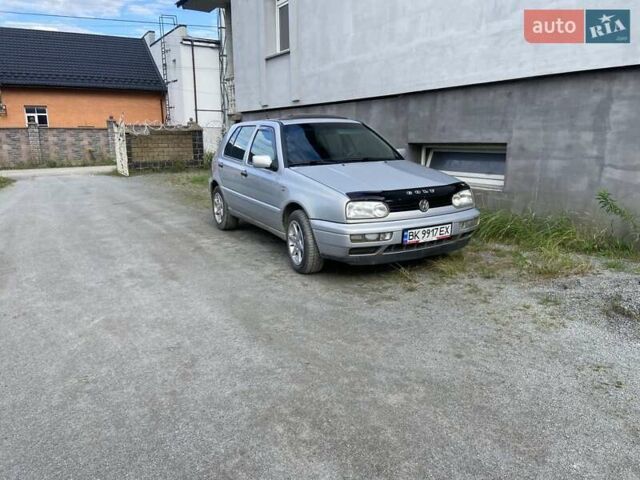 Серый Фольксваген Гольф, объемом двигателя 1.78 л и пробегом 325 тыс. км за 2500 $, фото 7 на Automoto.ua